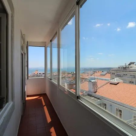 Estrela Penthouse - Amazing Views * ליסבון